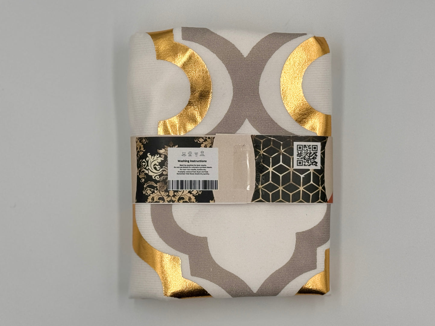 Luxury White & Gold Patterned Sofa Cushion Cover – Elegant Home Décor